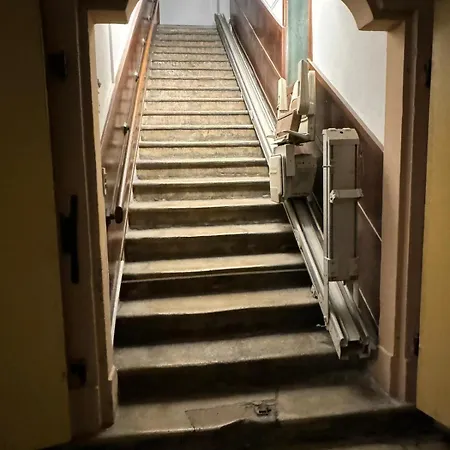 Central Plaza Mini 1